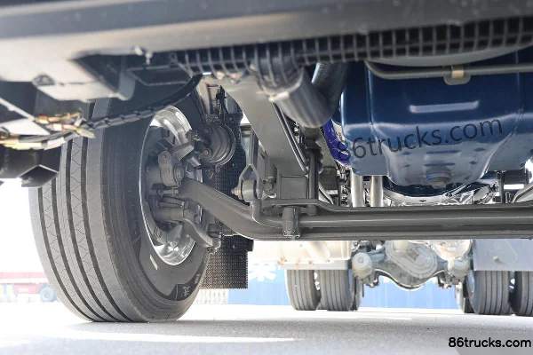 Sinotruk HOWO TH7-N Wo Zun Edition 480hp 6X4(10 wheels) LNG Automatic Tractor Truck Chassis (2) | 86Trucks