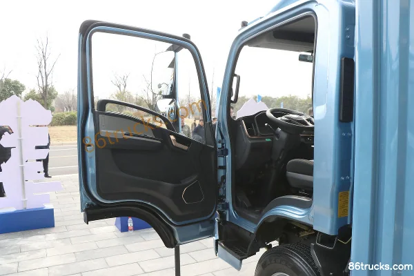 Yutong T5 Édition Xuelong Frein pneumatique 4,08 m cabine simple camion frigorifique 100 % électrique Shenlan 100,46 kWh 4X2(6 roues) (1)