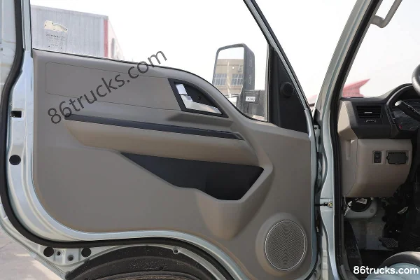 Sinotruk HOWO Xiaojiang 115hp 4X2(6 wheels) 3.95m Single Row Flatbed Light Truck (Hydraulic Brake) Cab (2) | 86Trucks