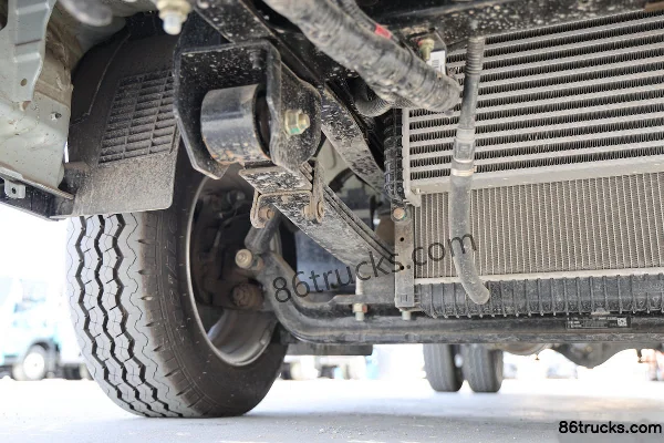 Sinotruk HOWO Xiaojiang 115hp 4X2(6 wheels) 3.95m Single Row Flatbed Light Truck (Hydraulic Brake) Chassis (3) | 86Trucks