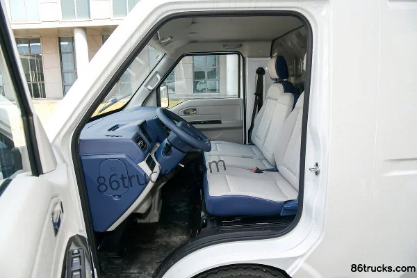 SRM Xinyuan E3L 2025 Utility Type 2-Seat Pure Electric Enclosed Van CATL 53.58kWh Cab (2) | 86Trucks