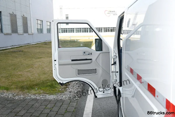 SRM Xinyuan E3L 2025 Utility Type 2-Seat Pure Electric Enclosed Van CATL 53.58kWh Cab (1) | 86Trucks