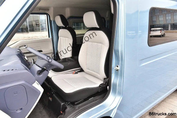 SRM Xinyuan E3L 2025 Utility Type 6-Seat Pure Electric Light Bus CATL 53.58kWh Cab (2) | 86Trucks