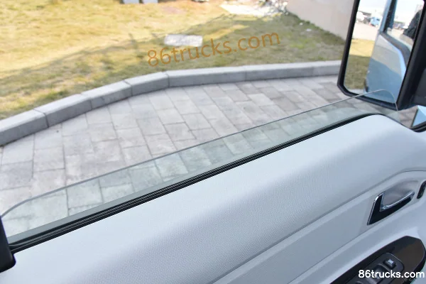 SRM Xinyuan E3 2025 Utility 6-Seat Electric Light Van Fudi 42.336kWh Cab (3) | 86Trucks