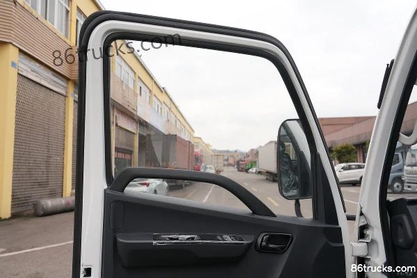 Foton Times Linghang S1 1.5L 129 hp 4X2(6 wheels) CNG 3.94m Semi-row Flatbed Light Truck Cab (3) | 86Trucks