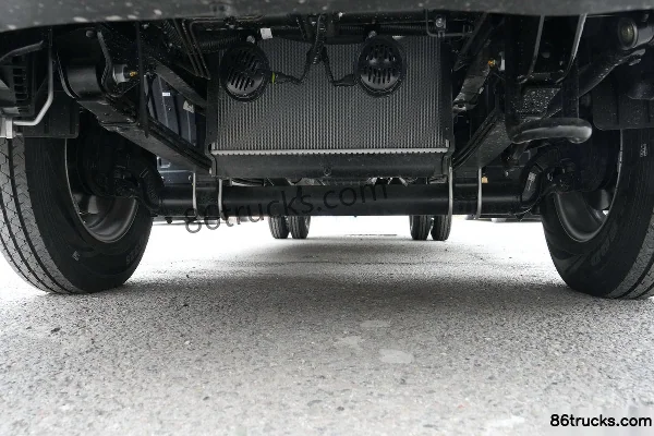 Foton Times Linghang S1 1.5L 129 hp 4X2(6 wheels) CNG 3.94m Semi-row Flatbed Light Truck Chassis (2) | 86Trucks