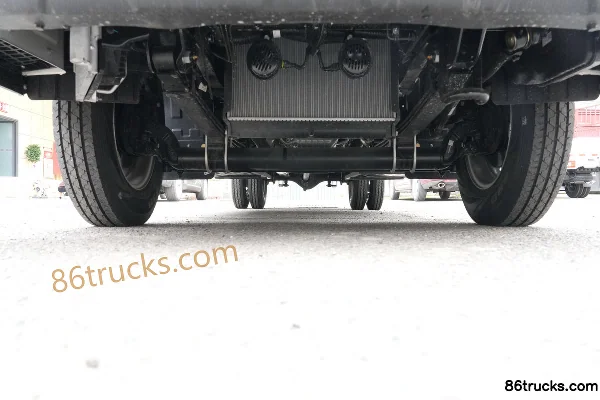 Foton Times Linghang S1 1.5L 129 hp 4X2(6 wheels) CNG 3.94m Semi-row Flatbed Light Truck Chassis (1) | 86Trucks