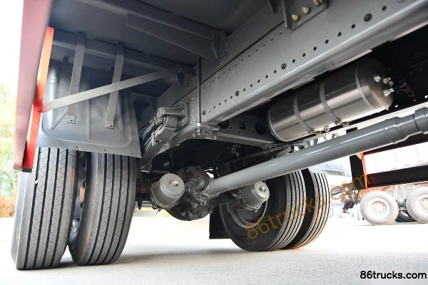 Sinotruk HOWO TX7 Édition Flagship 7,4L diesel 330 ch 4X2(6 roues) Sinotruk 12 vitesses 6,8 m camion porteur à ridelles Châssis (3) | 86Truc