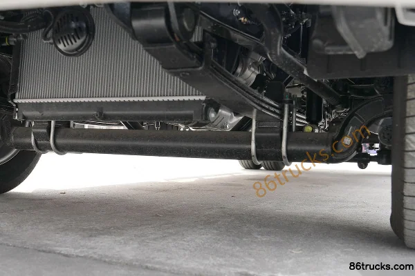 Foton Aoling M Card 2,0 L 127 ch 4X2(6 roues) CNG petit camion à ridelles 3,19 m cabine double Châssis (3) | 86Trucks