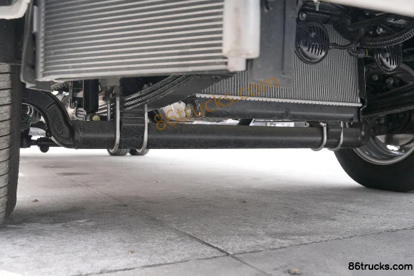 Foton Aoling M Card 2,0 L 127 ch 4X2(6 roues) CNG petit camion à ridelles 3,19 m cabine double Châssis (2) | 86Trucks
