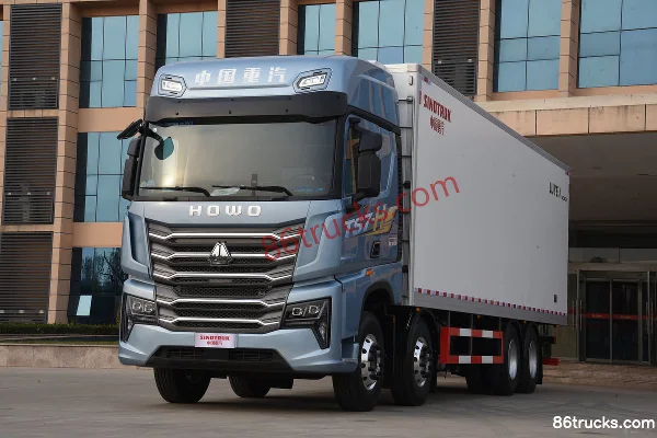 Sinotruk HOWO TS7 570hp 8X4(12 wheels) Diesel Fast Gear 16-speed AMT 9.6m Refrigerated Truck Exterior (2) | 86Trucks