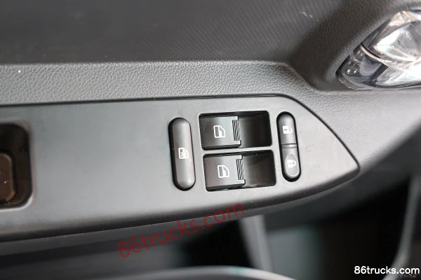 Dongfeng Kangluwei cabine large 2.5L diesel 180 ch 4X2(6 roues) boîte Fast Gear 8 rapports camion fourgon cabine simple 4,17 m (3) | 86Truck
