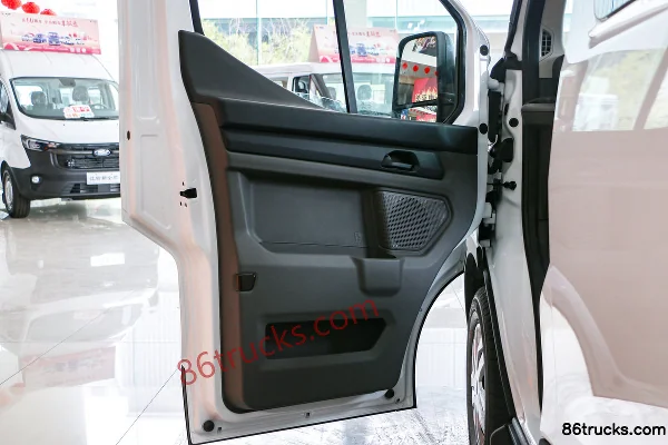 JMC Transit T8 2024 Multi-function 174hp 2.3T Diesel 6-Seat Short Wheelbase Mid-Roof Light Bus Cab (2) | 86Trucks