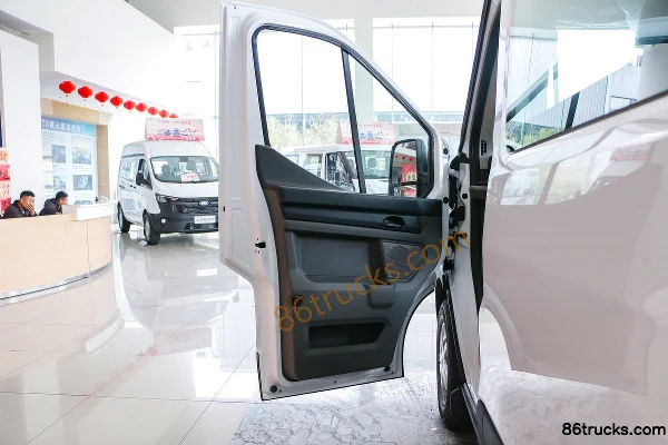JMC Transit T8 2024 Multi-function 174hp 2.3T Diesel 6-Seat Short Wheelbase Mid-Roof Light Bus Cab (1) | 86Trucks