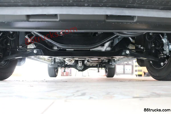 JMC Transit T8 2024 Multi-function 174hp 2.3T Diesel 6-Seat Short Wheelbase Mid-Roof Light Bus Chassis (1) | 86Trucks