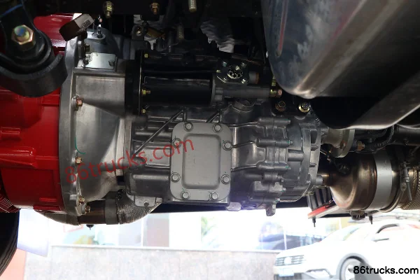Dongfeng Kangluwei Wide Body 2.5L Diesel 180hp 4X2(6 wheels) Fast Gear 8-Speed 4.17m Single Row Stake Light Truck Chassis (1) | 86Trucks