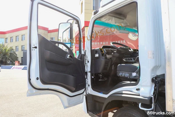 Dongfeng Kangluwei large 195 ch 4X2(6 roues) 4.2 m camion frigorifique Cabine (1) | 86Trucks