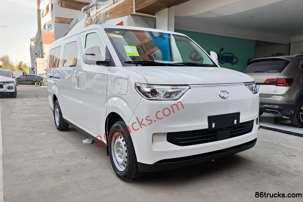 Ruichi EC75 2025 Model Zhixing Supercharge Pioneer Peak I Electric 6-Seat Light Bus 52.16kWh Exterior