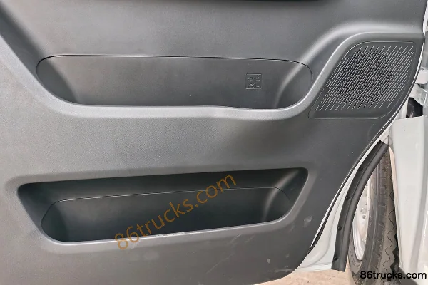 Ruichi EC75 2025 Model Zhixing Supercharge Pioneer Peak I Electric 6-Seat Light Bus 52.16kWh Cab (1) | 86Trucks