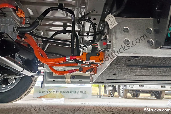 Ruichi EC75 2025 Model Zhixing Supercharge Pioneer Peak I Electric 6-Seat Light Bus 52.16kWh Chassis (3) | 86Trucks