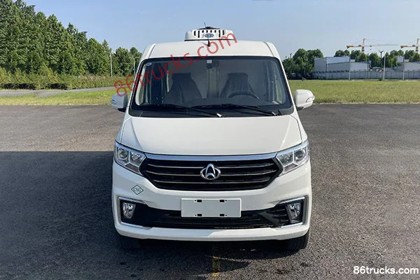 Changan Kuayue Star V7 105hp 4X2(6 wheels) 1.6L CNG 4.8m Refrigerated Truck Exterior (2) | 86Trucks