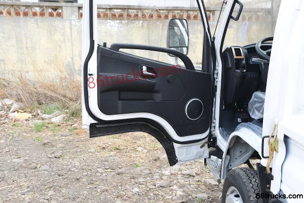 Dongfeng Xiaobawang W15 1.5L 113 hp 4X2(6 wheels) 3.95m Single Row Flatbed Mini Truck (China VI) Cab (2) | 86Trucks