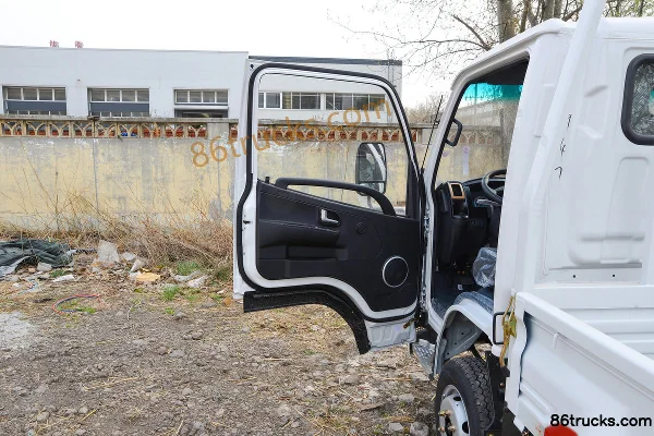Dongfeng Xiaobawang W15 1.5L 113 hp 4X2(6 wheels) 3.95m Single Row Flatbed Mini Truck (China VI) Cab (1) | 86Trucks