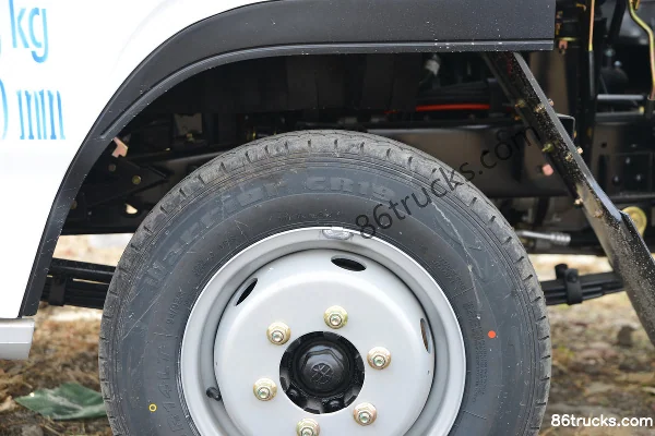 Dongfeng Xiaobawang W15 1.5L 113 hp 4X2(6 wheels) 3.95m Single Row Flatbed Mini Truck (China VI) Chassis (3) | 86Trucks
