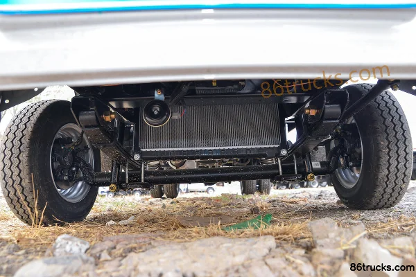 Dongfeng Xiaobawang W15 1.5L 113 hp 4X2(6 wheels) 3.95m Single Row Flatbed Mini Truck (China VI) Chassis (1) | 86Trucks