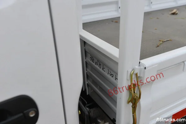 Dongfeng Xiaobawang W15 1.5L 113 hp 4X2(6 wheels) 3.95m Single Row Flatbed Mini Truck (China VI) Body (3) | 86Trucks