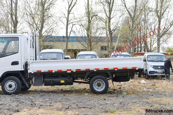 Dongfeng Xiaobawang W15 1.5L 113 hp 4X2(6 wheels) 3.95m Single Row Flatbed Mini Truck (China VI) Body (2) | 86Trucks