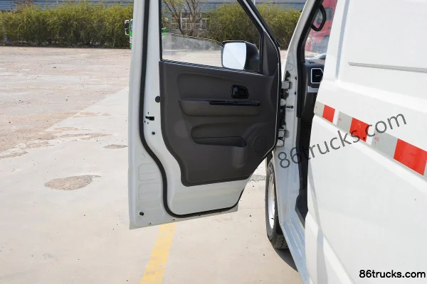 Kama Junhang ES6 3,2T 2 places 4,865m véhicule utilitaire fermé électrique pur 41,932kWh Cabine (2) | 86Trucks