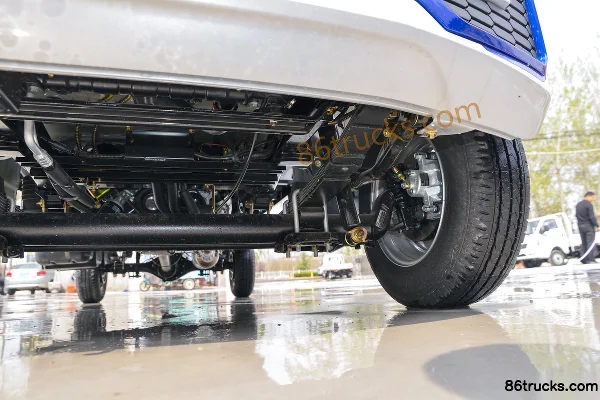 Dongfeng Xiaobawang W08 1.3L 91 hp 4X2(6 wheels) 3.05m Single Row Flatbed Light Truck (China VI) Chassis (3) | 86Trucks