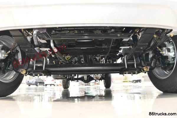 Dongfeng Xiaobawang W08 1.3L 91 hp 4X2(6 wheels) 3.05m Single Row Flatbed Light Truck (China VI) Chassis (1) | 86Trucks