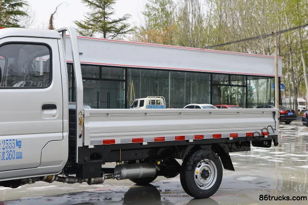 Dongfeng Xiaobawang W08 1.3L 91 hp 4X2(6 wheels) 3.05m Single Row Flatbed Light Truck (China VI) Body (3) | 86Trucks