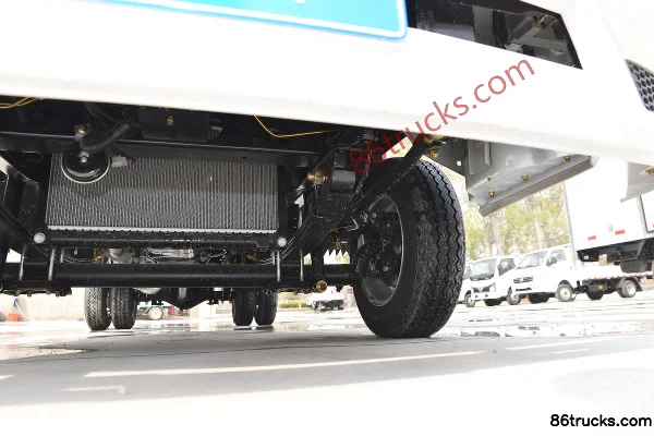Dongfeng Xiaobawang W15 1.5L 113 hp 4X2(6 wheels) 2.55m Double Row Stake Truck (China VI) Chassis (3) | 86Trucks