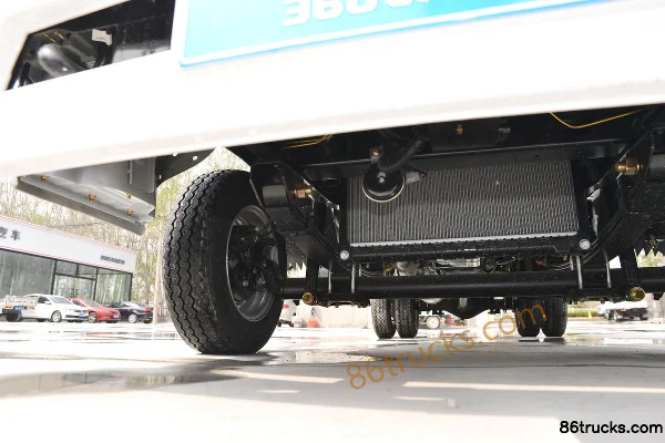 Dongfeng Xiaobawang W15 1.5L 113 hp 4X2(6 wheels) 2.55m Double Row Stake Truck (China VI) Chassis (2) | 86Trucks