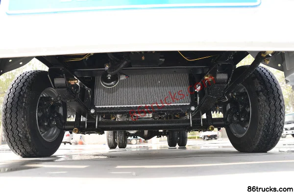 Dongfeng Xiaobawang W15 1.5L 113 hp 4X2(6 wheels) 2.55m Double Row Stake Truck (China VI) Chassis (1) | 86Trucks