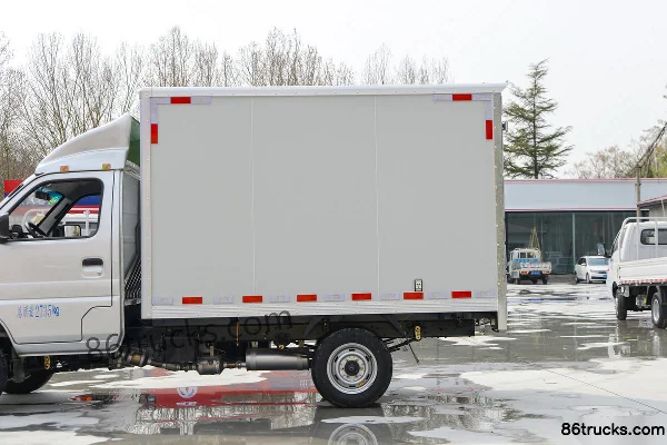 Dongfeng Xiaobawang W08 1.3L 91hp 4X2(6 wheels) Gasoline 3.05m single-row box mini truck (single rear tire) Body (2) | 86Trucks