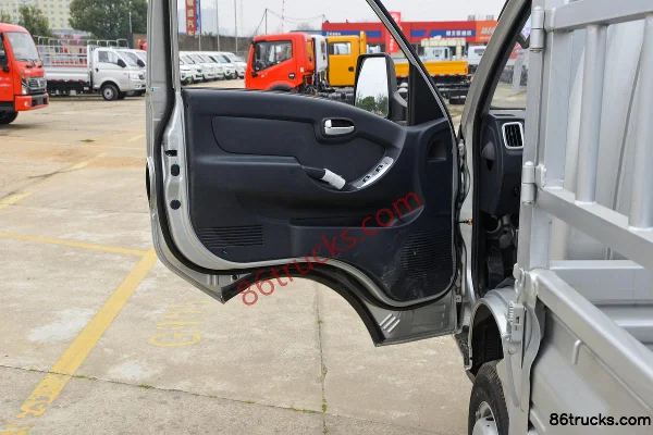 Dongfeng EV180 3.5T 3.99m single-row pure electric stake micro truck 50.38kWh 4X2(6 wheels) Cab (2) | 86Trucks