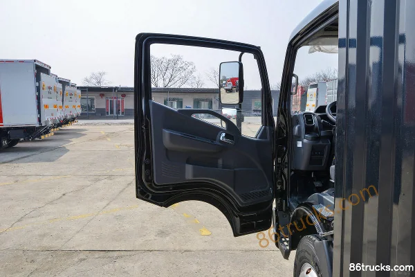 Dongfeng Captain Nebula K6-M Standard Edition 163hp 4X2(6 wheels) 4.2m single-row van light truck (China VI) Cab (1) | 86Trucks