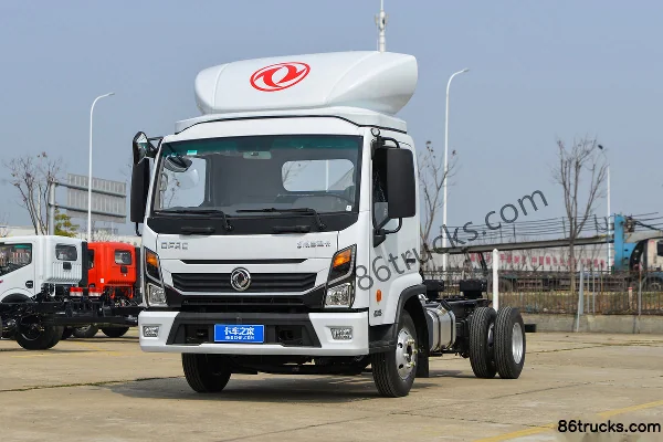Dongfeng Kangluwei Wide Body 2.5L Diesel 180hp 4X2(6 wheels) Fast Gear 8-Speed 4.17m Single Row Stake Truck Exterior (3) | 86Trucks