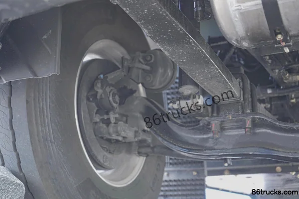 Yutong T-Series 6X4(10 wheels) Pure Electric Tractor Truck 801kWh Chassis (2) | 86Trucks