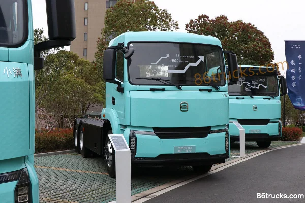 Lingyi Auto Xiaoman 400Z version standard 6X4(10 roues) tracteur routier électrique pur CALB 422,87kWh Extérieur (2) | 86Trucks