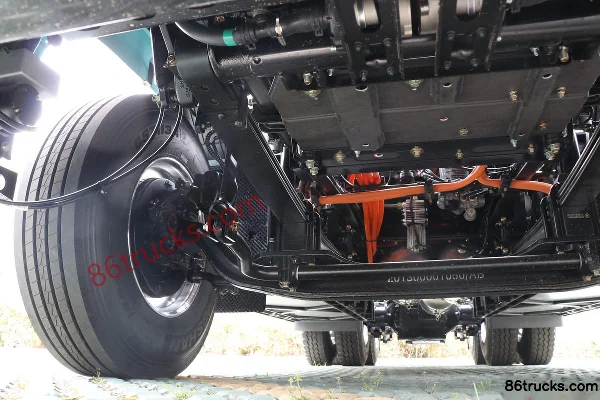 Lingyi Auto Xiaoman 400Z version standard 6X4(10 roues) tracteur routier électrique pur CALB 422,87kWh Châssis (2) | 86Trucks