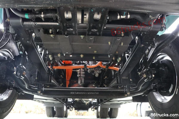 Lingyi Auto Xiaoman 400Z version standard 6X4(10 roues) tracteur routier électrique pur CALB 422,87kWh Châssis (1) | 86Trucks