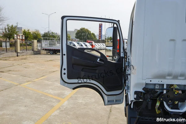 Dongfeng Duolika D6 114 ch 4X2(6 roues) camion à ridelles léger à cabine simple 4,15 m NG (1) | 86Trucks