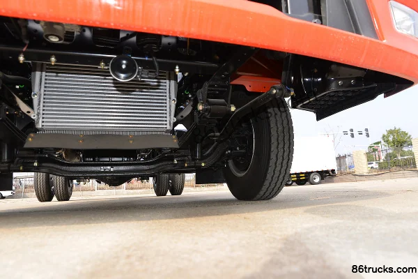 Dongfeng Xingyun K6-L 2.5L Diesel 155 hp 4X2(6 wheels) WLY 6-Speed 4.2m Single Row Cage Light Truck Chassis (3) | 86Trucks