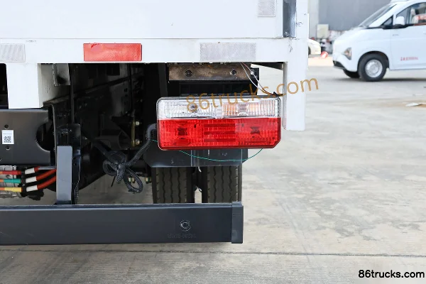 Dongfeng EV350 PRO 2024 Model 4.5T 4.2m Single Row Pure Electric Box Light Truck 100.464kWh 4X2(6 wheels) Body (3) | 86Trucks