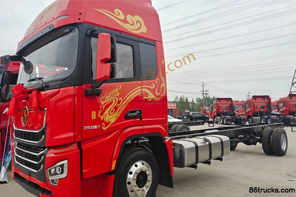 SHACMAN Cummins Longxiao H 7.0L Diesel 350 hp 4X2(6 wheels) AMT Automatic 9.5m Wingspan Cargo Truck Exterior (3) | 86Trucks